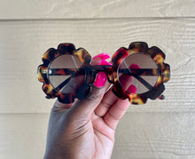 Load image into Gallery viewer, Top Notch Shades
